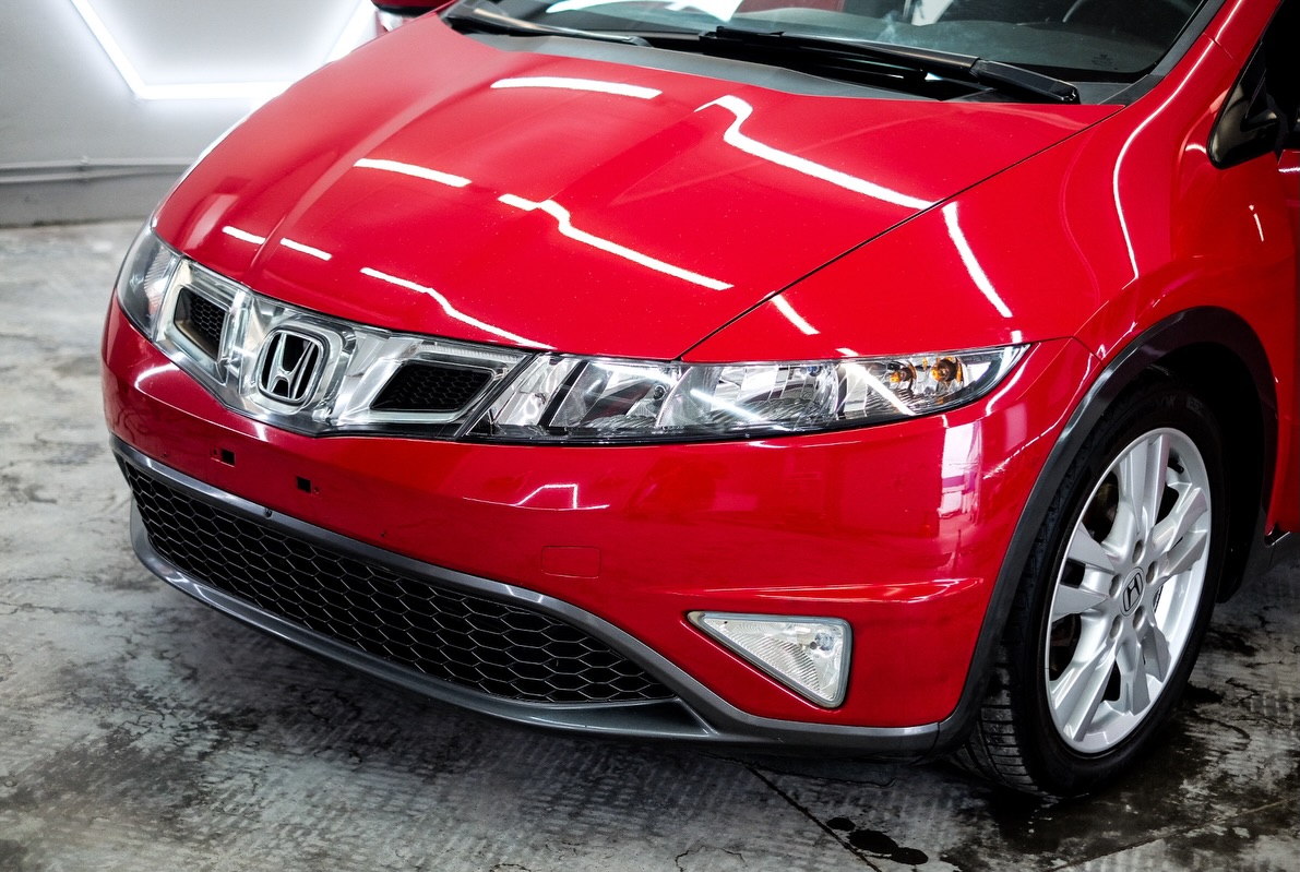 Červená Honda Civic v detailingovom štúdiu Diamond Detailing Prešov
