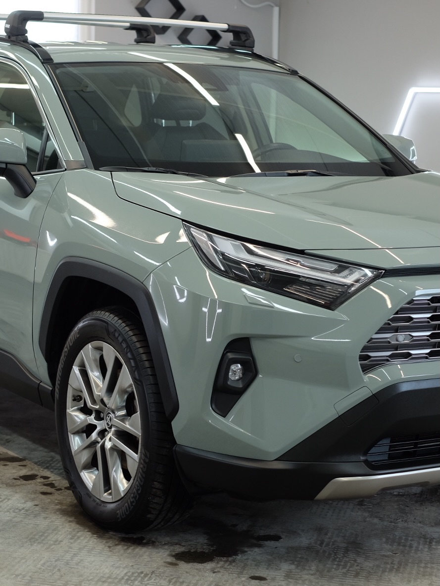 Toyota RAV4 po leštení a keramickej ochrane v štúdiu Diamond Detailing Prešov